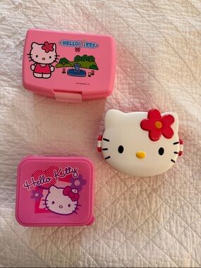 Hello Kitty Lunch Boxes Set